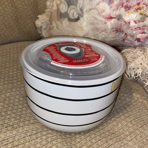 🤍💛🖤NWT Peanuts Collectible Snoopy 24oz Ceramic Food Mug - Picture 4 of 9